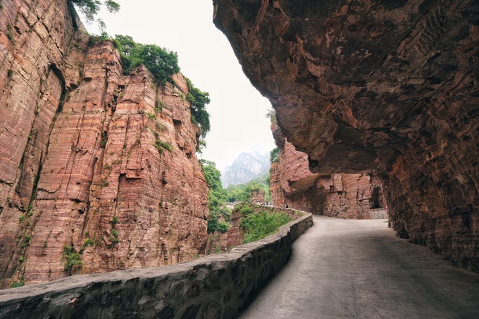 小游万仙山体验郭亮绝壁长廊,万仙山郭亮村景区瀑布介绍