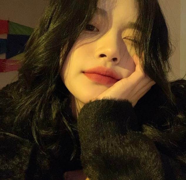 不知道选什么颜色的口红合适,今春必入的口红好看到爆