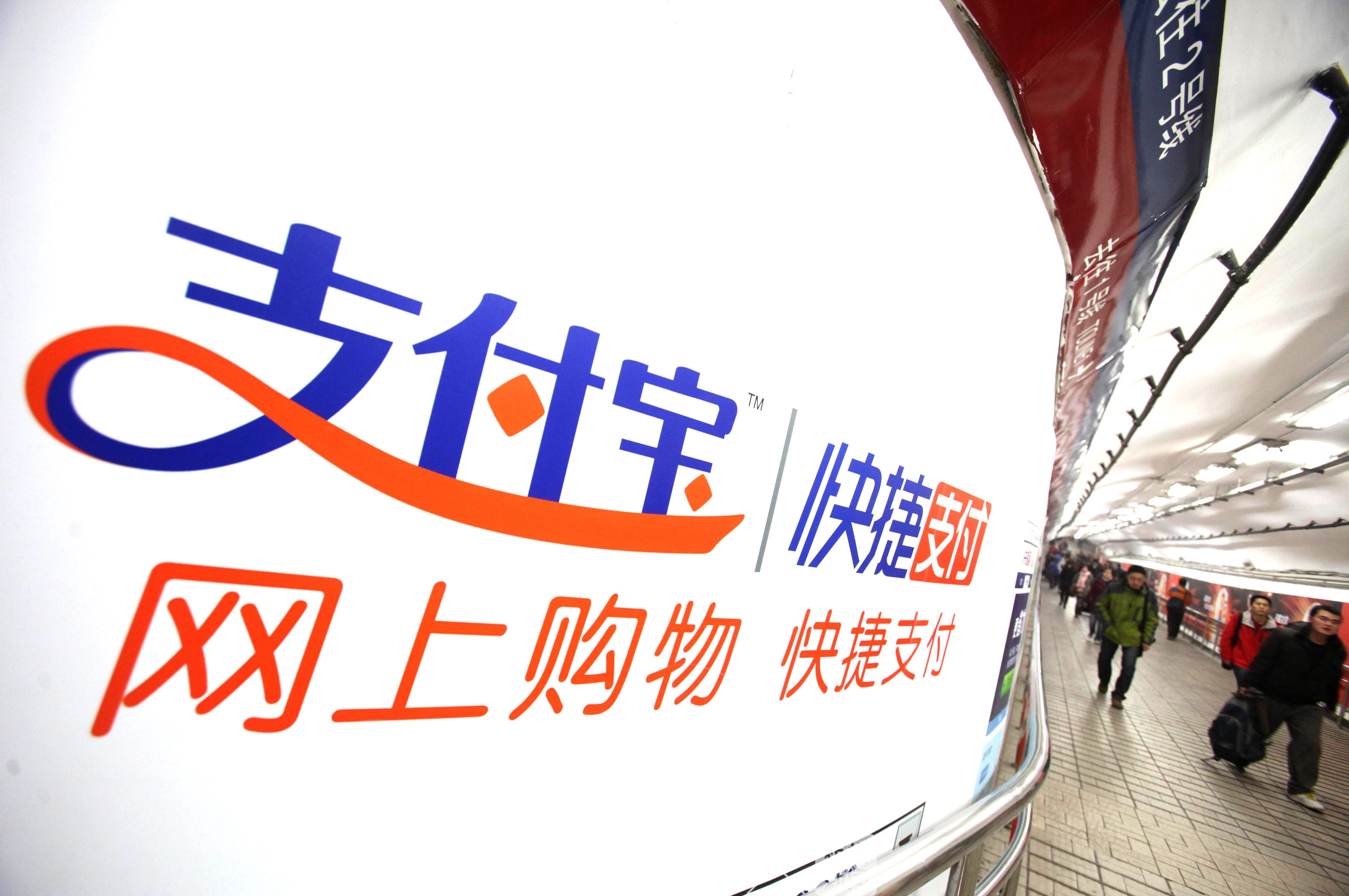 出生在西湖边的这个“伢儿”今天15岁了!杭州人的生活因它而改变