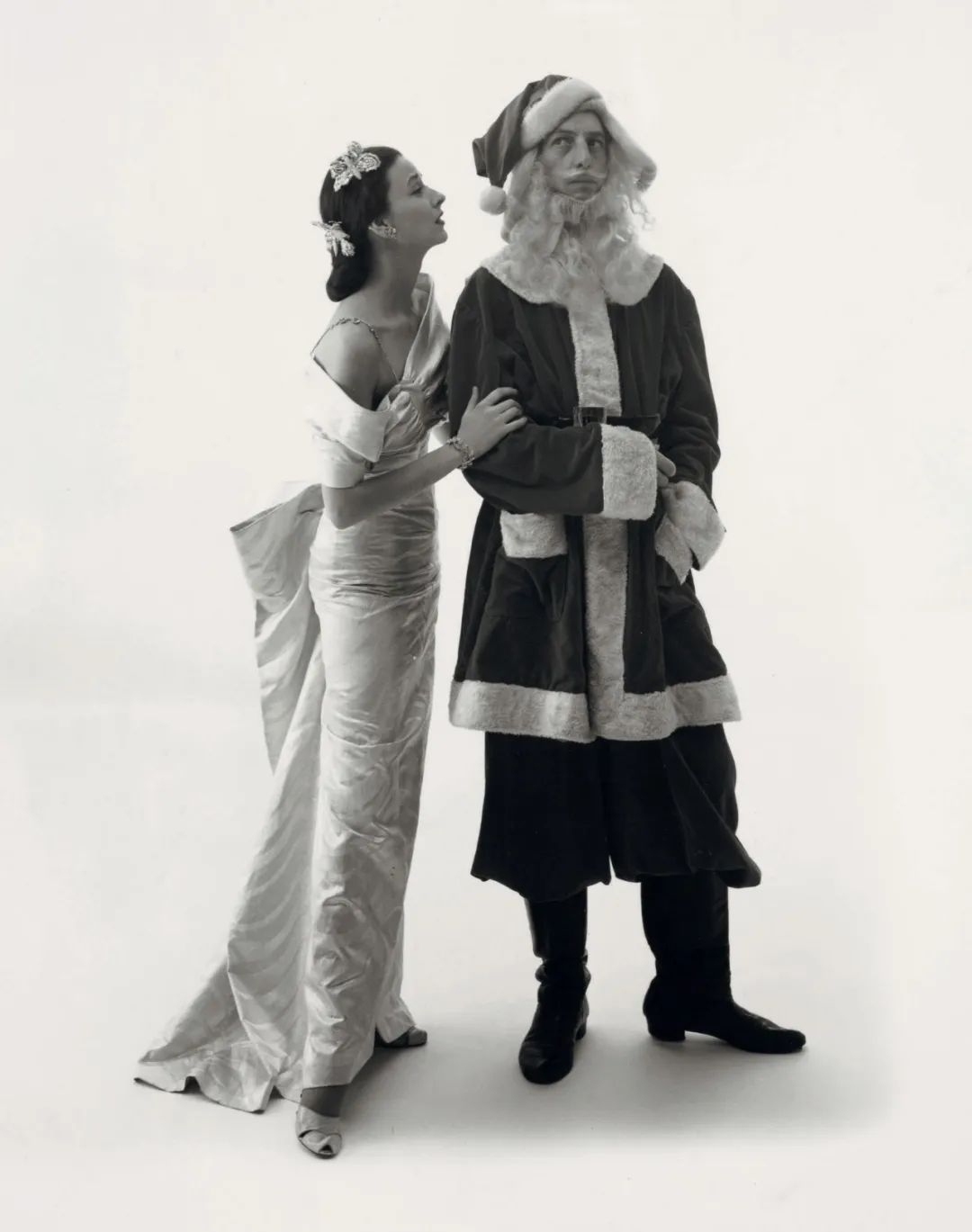 会修飞机的绝代超模，自己开公司，为何最终在小餐馆度过余生？