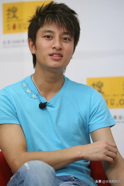 10位男星颜值今昔对比,10位男歌手今昔对比