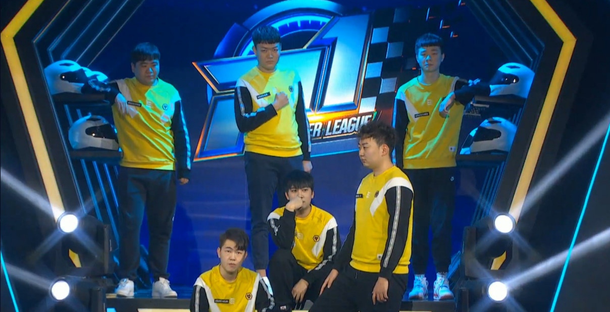 足球电竞赛程,足球和电竞哪个更难入门