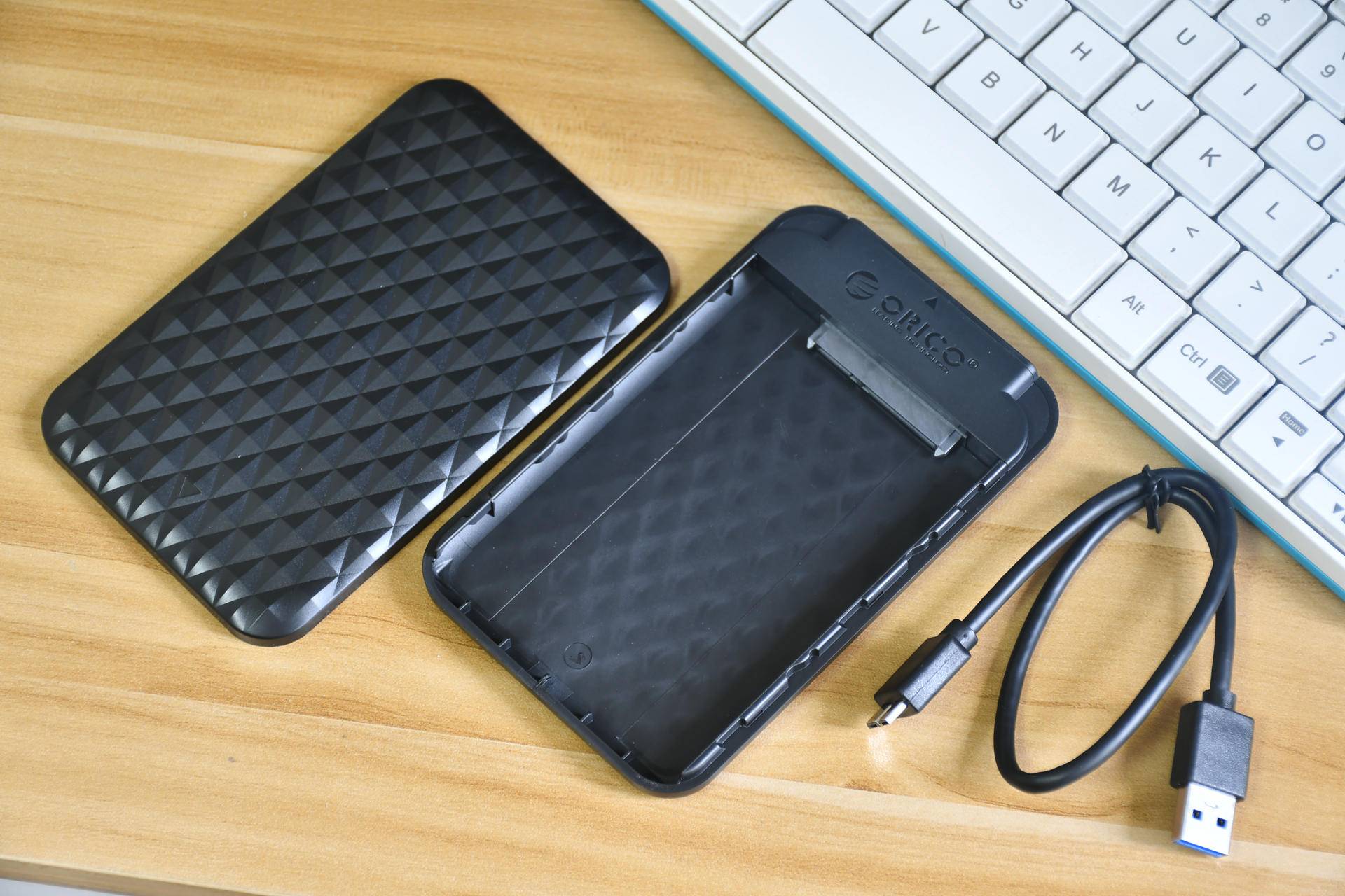 升级固态硬盘旧的要拿出来吗,换下的固态硬盘做移动硬盘方法