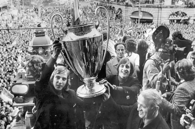 阿贾克斯俱乐部官网,阿贾克斯队徽含义