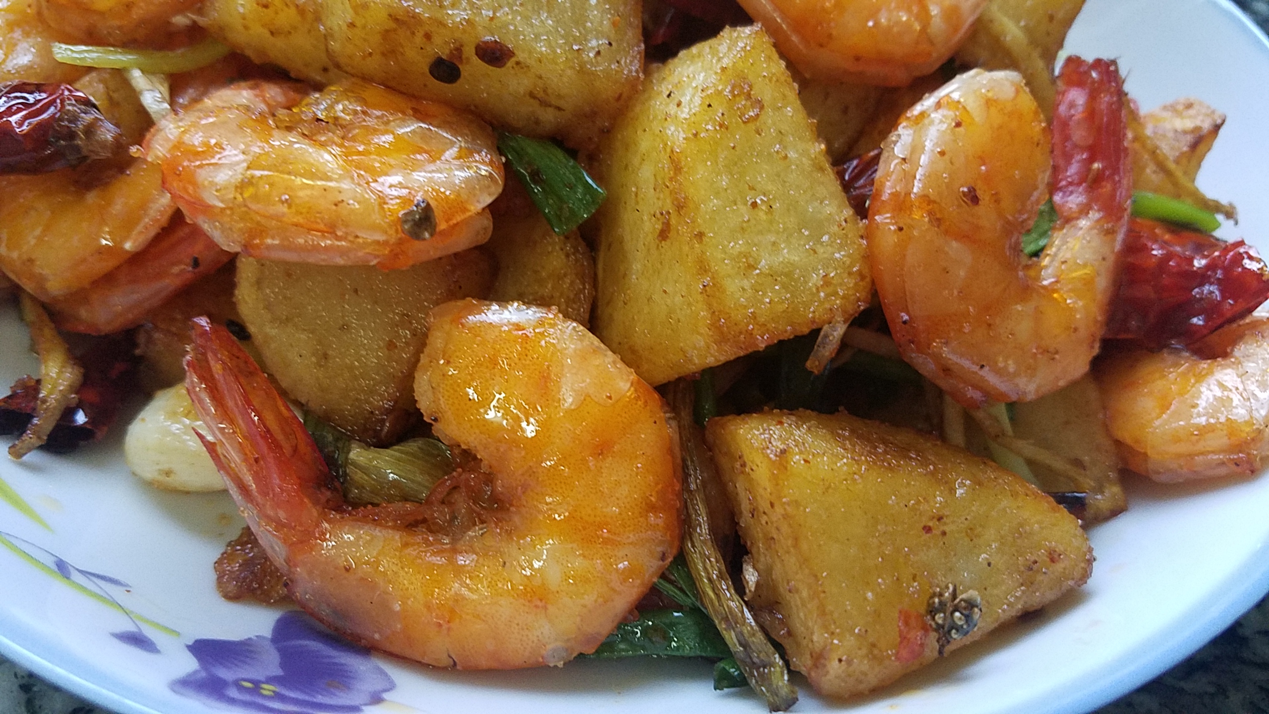 椒盐土豆虾的正确做法,椒盐土豆最好吃的做法家常