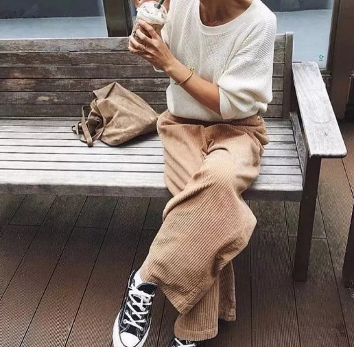 高级感羊羔绒外套慵懒风,一件羊羔绒外套点亮你冬季的时髦