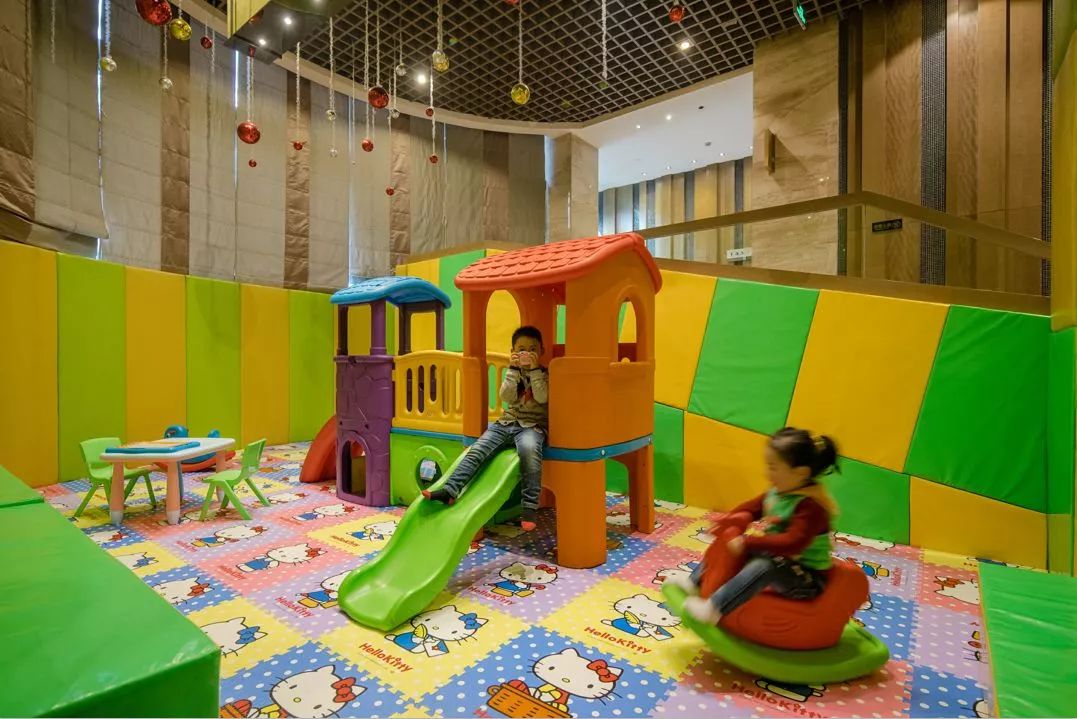 成都温江的一颗明珠,海鲜自助餐+巴西烤肉,还有猪猪侠来啦