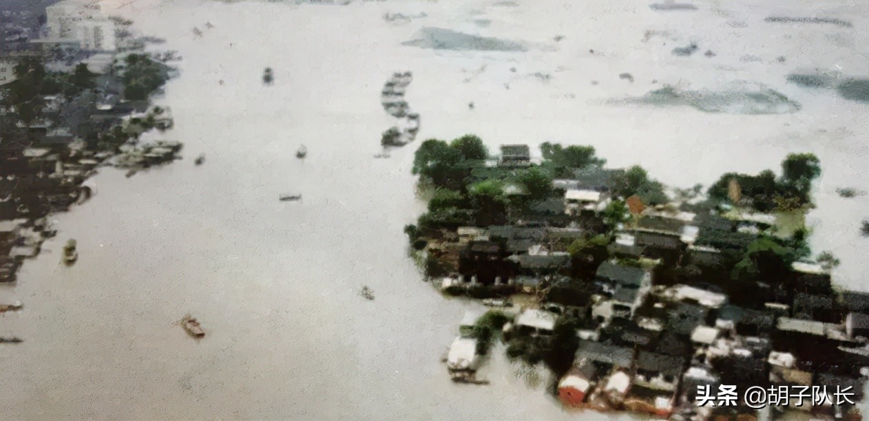 华东水灾义演的豪门夜宴,豪门夜宴华东水灾抱孩子唱歌