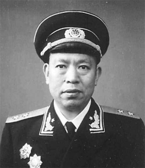 开国中将丁秋生之女丁一心深情回忆父亲和母亲