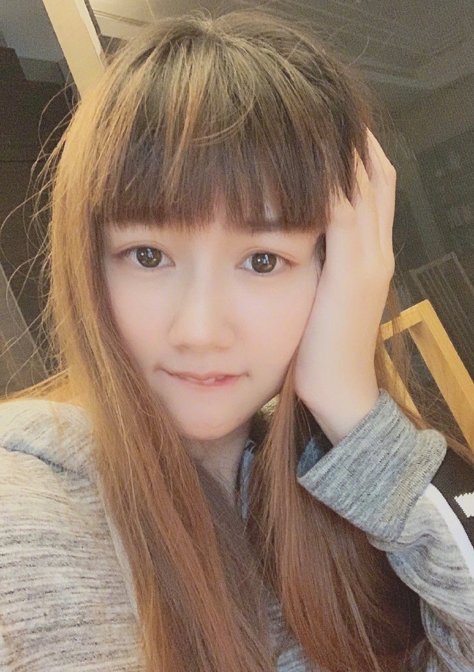 主播LOL小苍人气下滑严重，这两年究竟发生了什么？网友：她确实老了