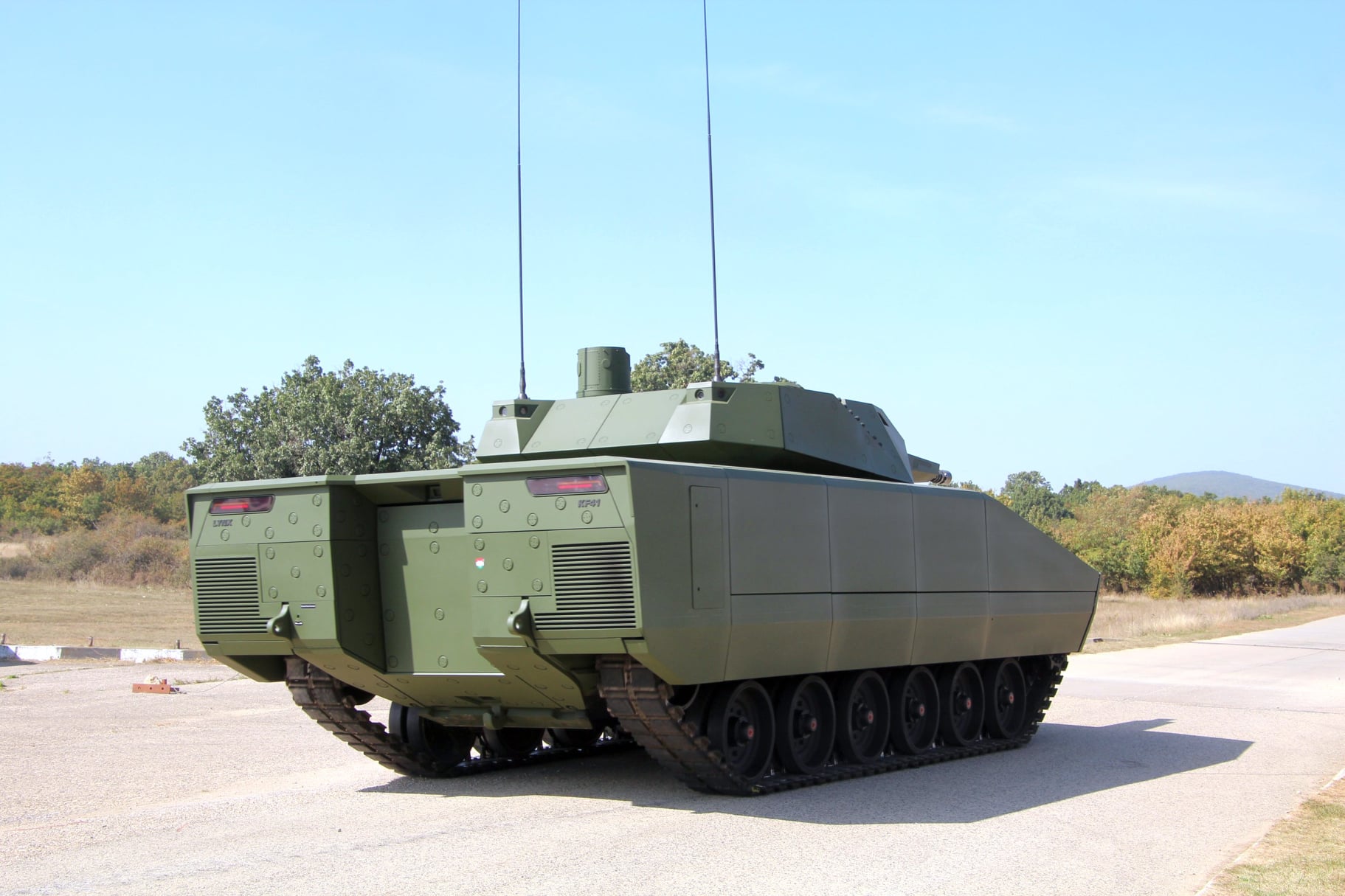 世界上防护能力最强的装甲车,最新山猫kf41步兵战车