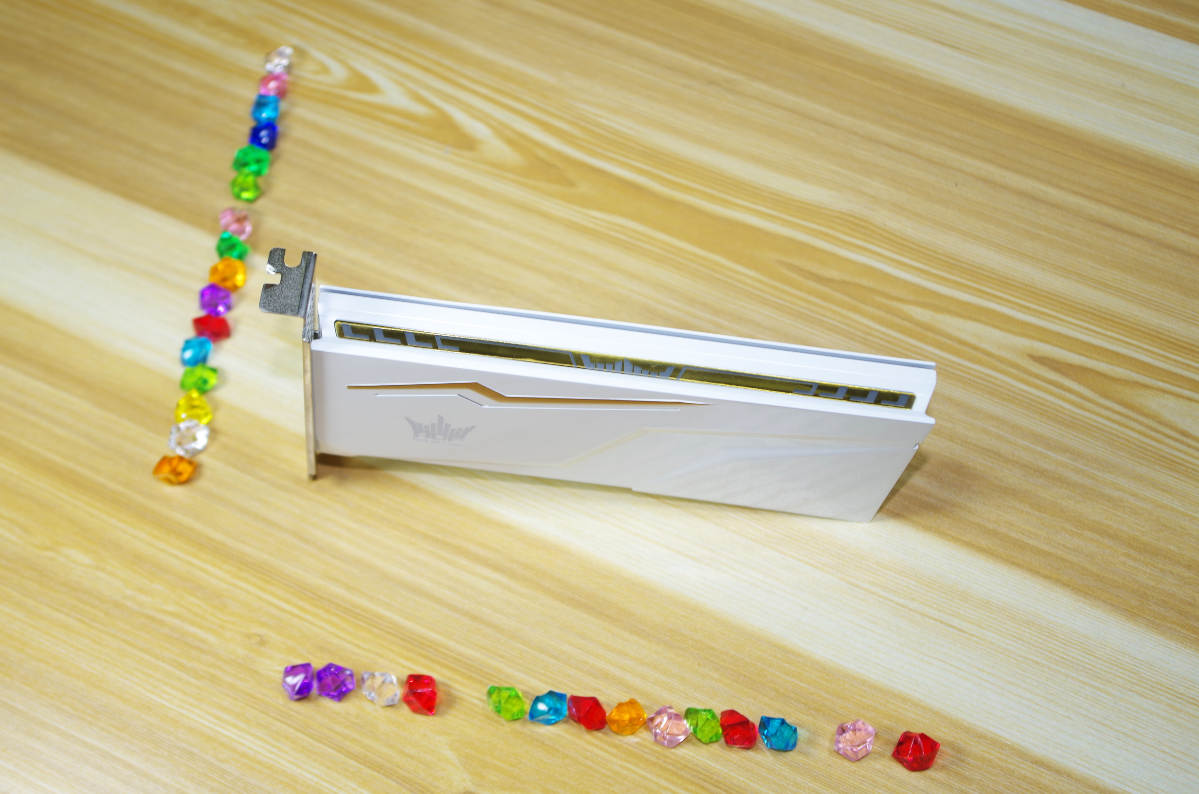 pcie插固态会占用显卡的通道么,pcie延长线对显卡性能测试