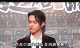 他俩到底分没分？甜蜜恋爱时怎么也没想到现在会撕成这样吧