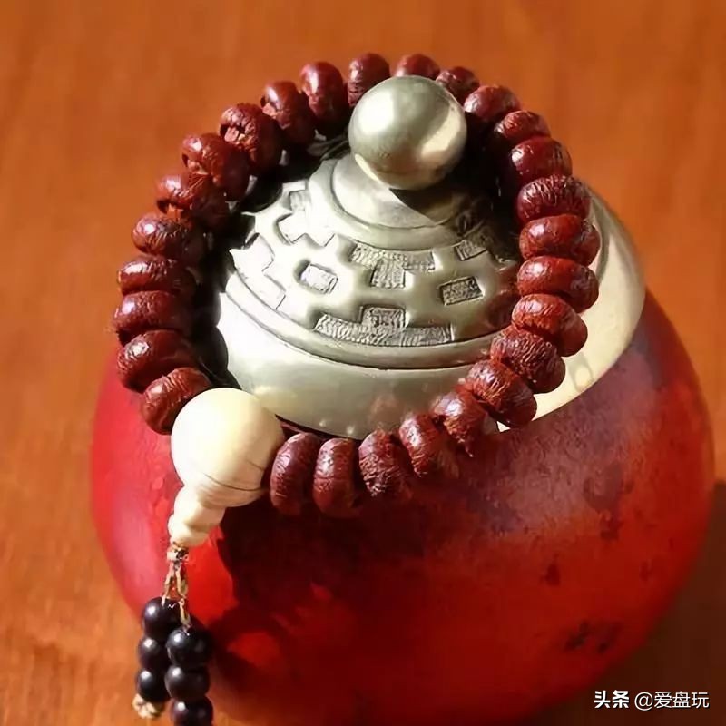 滴血莲花菩提盘玩前后对比效果图,21颗菩提手串盘玩