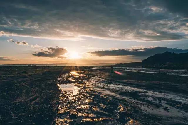 世界上最大规模的丹霞地貌风景区,红石峡奇特的丹霞地貌