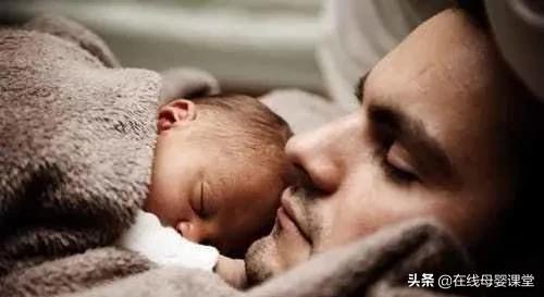 宝宝必须抱一下才睡,宝宝必须抱着睡一放下就哭