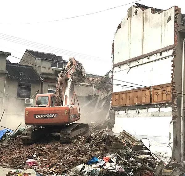 无锡一“*迁拆**户”滞留不搬官司打了三年被司法强制执行