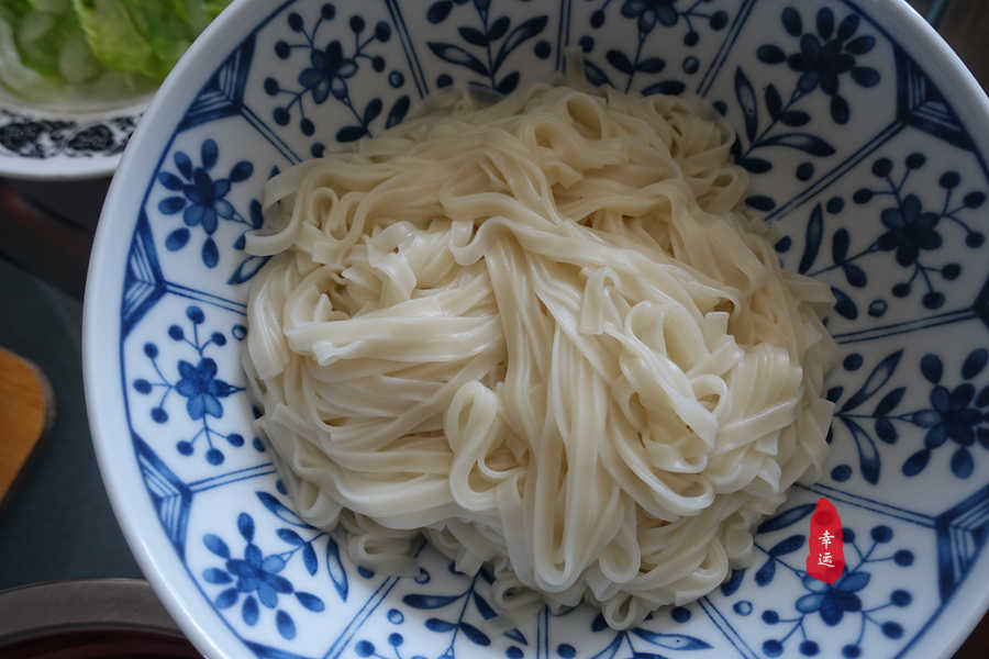 老两口三天的正午饭，荤素合理搭配，吃着顺口不觉单调