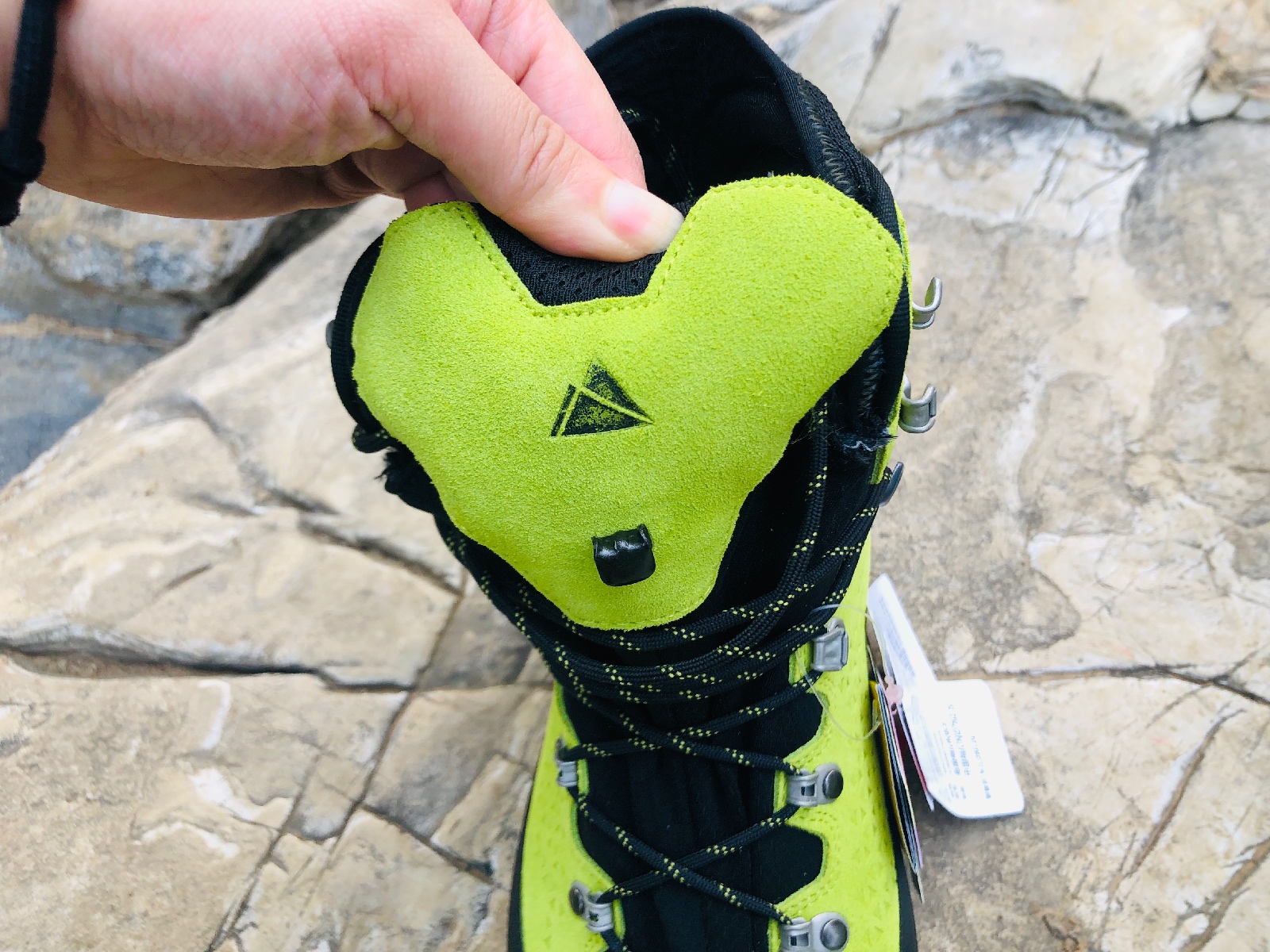 高帮登山鞋的缺点,lowa高帮登山鞋测评