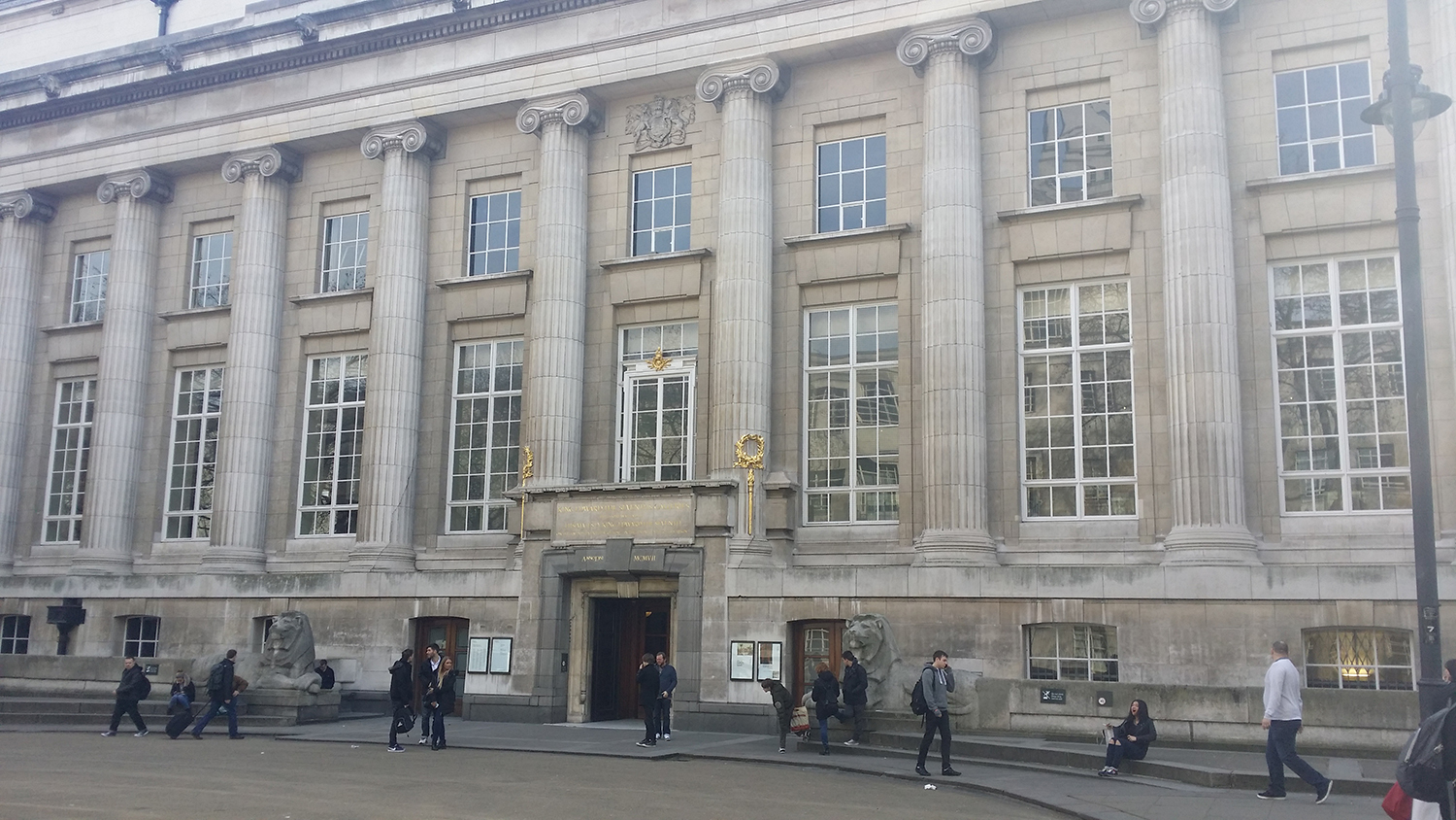 伦敦大学学院真的很水吗？你一旦知道这些后就会打消这个想法