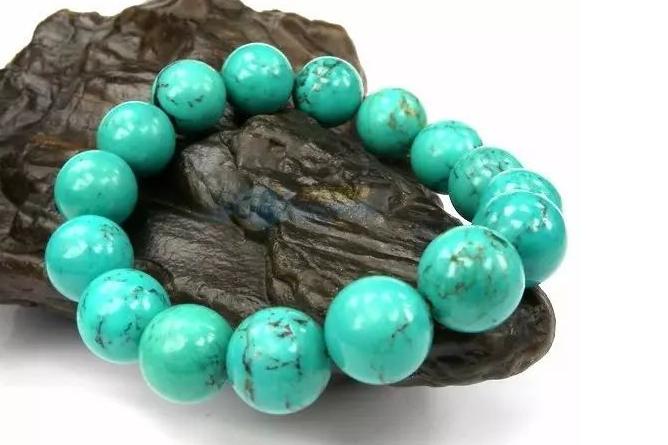 玉石手串不佩戴时如何保养,佩戴的金丝楠手串怎么保养