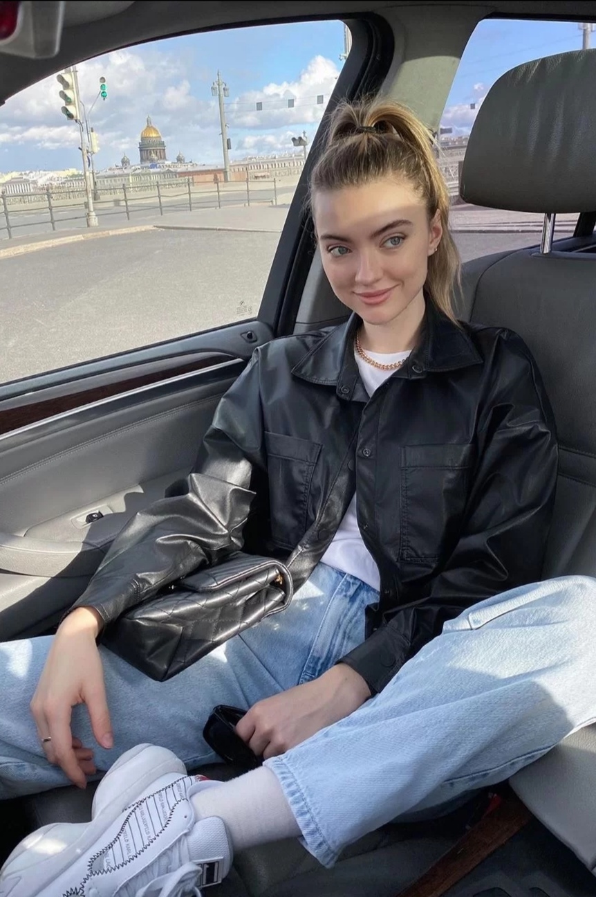 秋冬小白鞋怎么穿搭最好看,初秋鞋子百搭