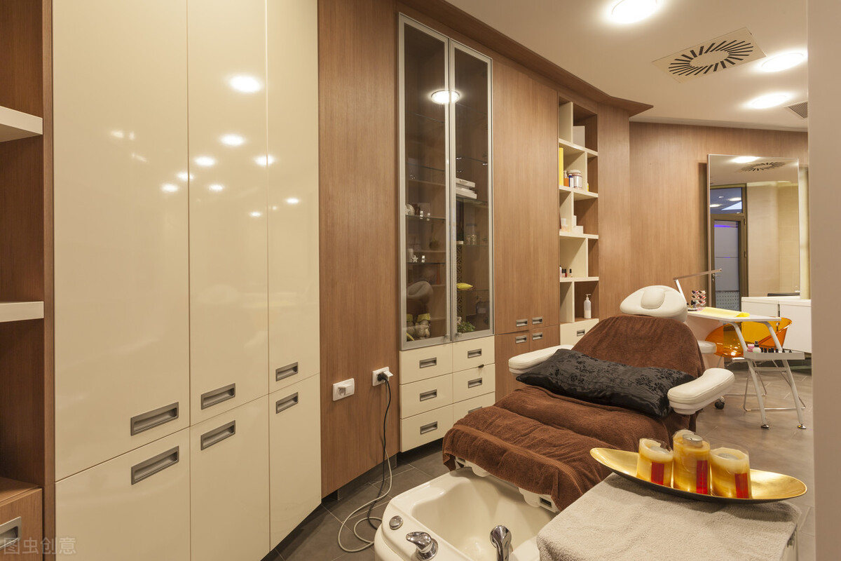 怎么开一家按摩理疗店赚钱,开一家零基础按摩店需要哪些手续