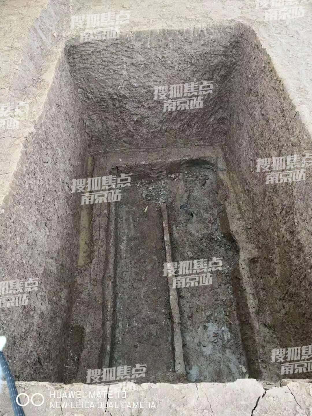 鍗椾含鏉挎ˉ宸ュ湴鍙ゅ,鍛ㄥ彛浜屾澘妗ュ彂鐜颁簡鍙ゅ