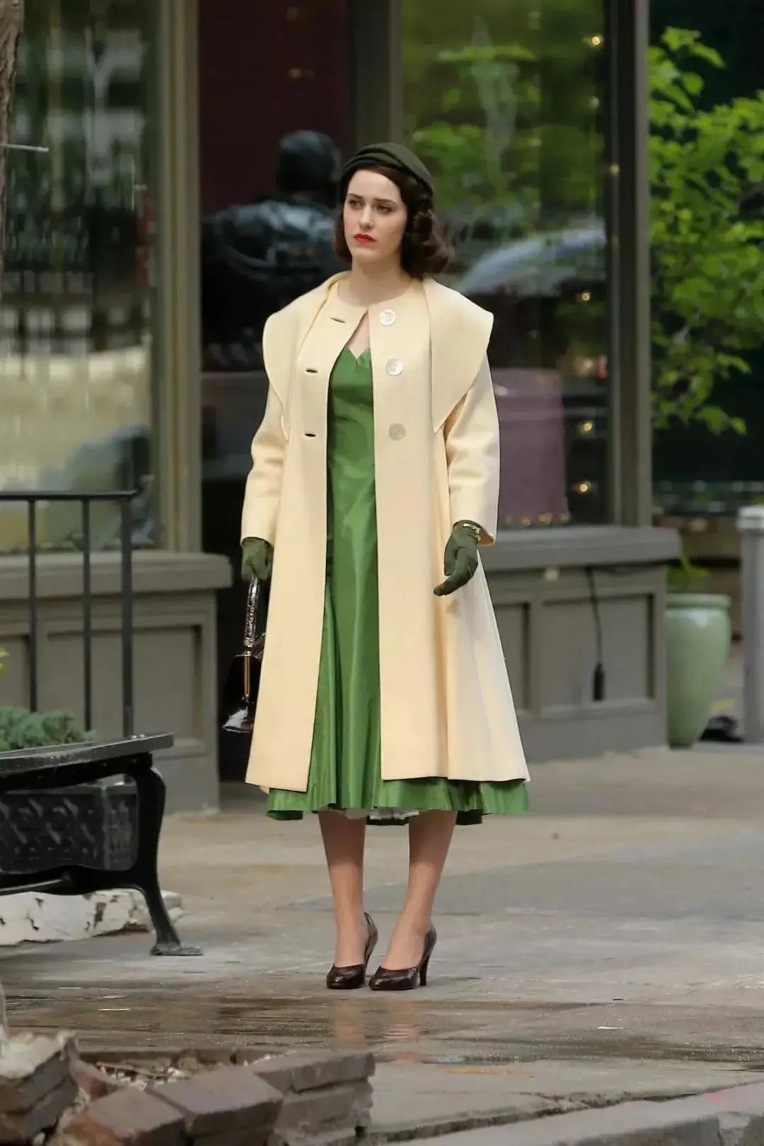 比起《女王的棋局》，女王的衣橱才是经典所在