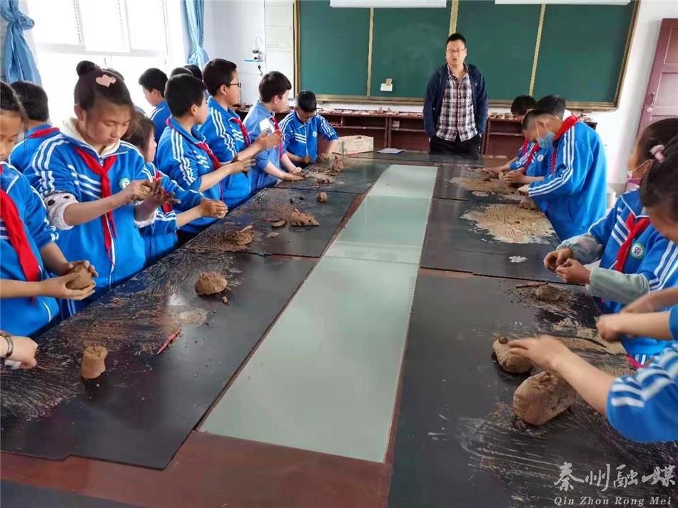 圪垱店小学乡村少年宫课堂,乡村学校少年宫开课