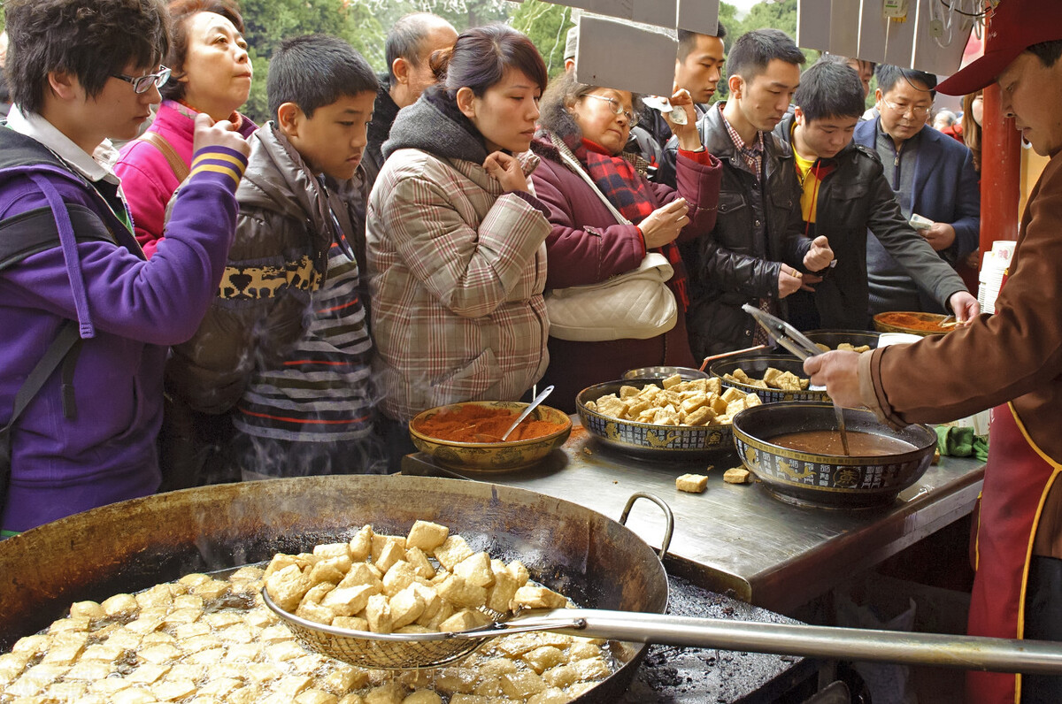 河北男人开小吃店，店火了却不干了，这才是清醒的人