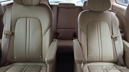 别克gl82014经典版陆尊,别克gl82022款652t豪华测评