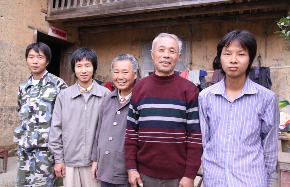 农村遇到不说理的邻居怎么处理,农村遇上邻居不讲究怎么办