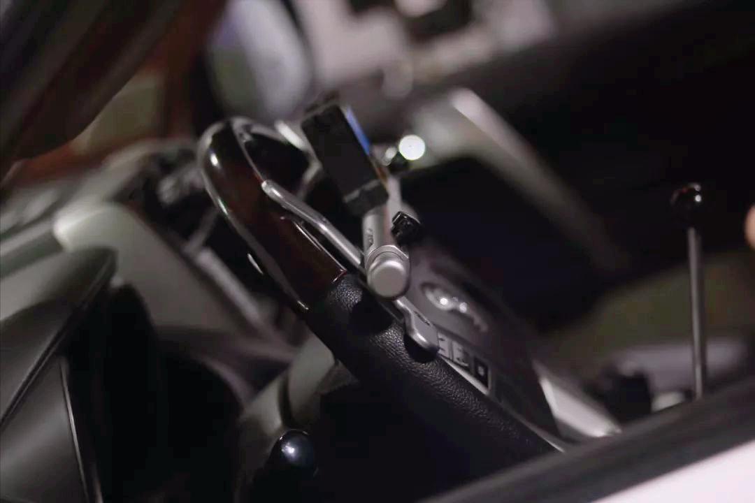 怪兽修车：翻新“残损不堪”的二手霸道LC150，满血复活变新车