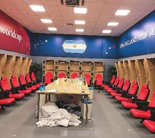 巴萨糟蹋客队更衣室！一片狼藉喉舌都痛心这点日本队是这可怕