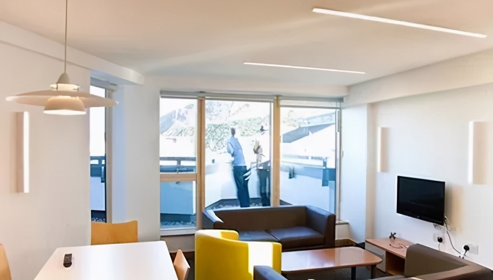 留学生的梦中圣地、神奇故事迭出，爱丁堡大学到底有什么魅力？