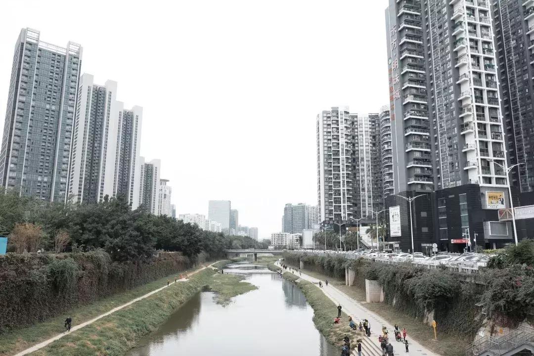 龙岗中心城壹号仓,光明和龙岗中心城