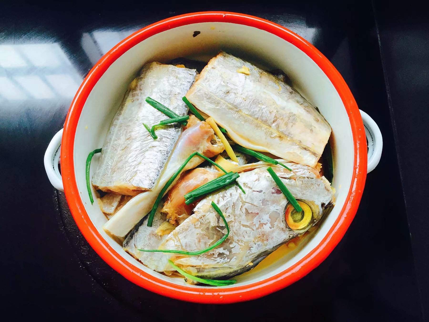 红烧带鱼怎么煎带鱼不破皮,家常香煎带鱼最正宗的做法