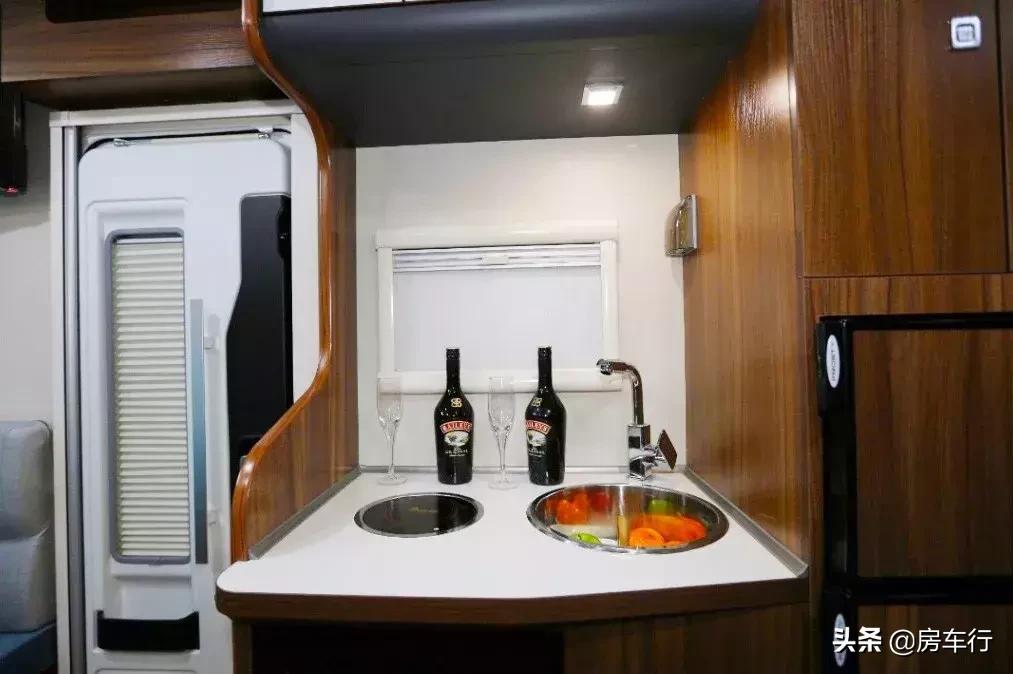 依维柯4x4越野房车和依维柯房车,依维柯98万自动挡房车