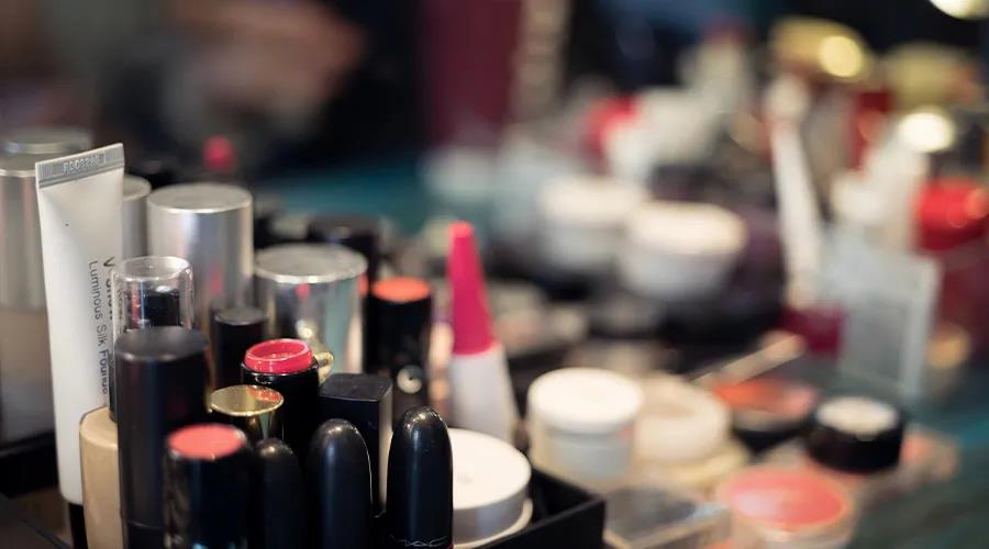 如何开一家月入十万的美妆店,投入30万半年回本