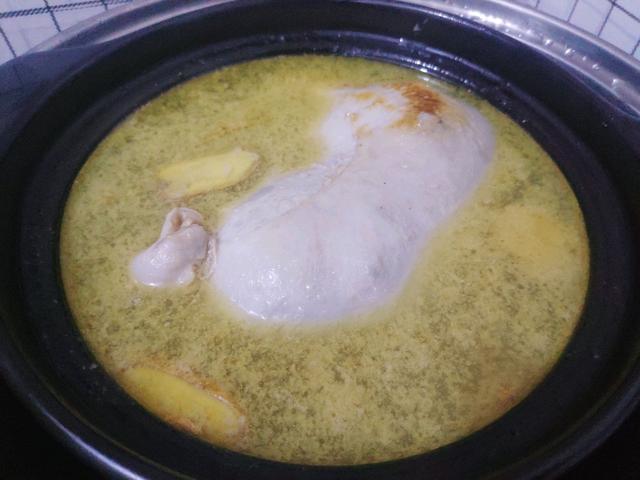 热天胡椒猪肚鸡的正确做法,汤浓肉嫩胡椒猪肚鸡视频