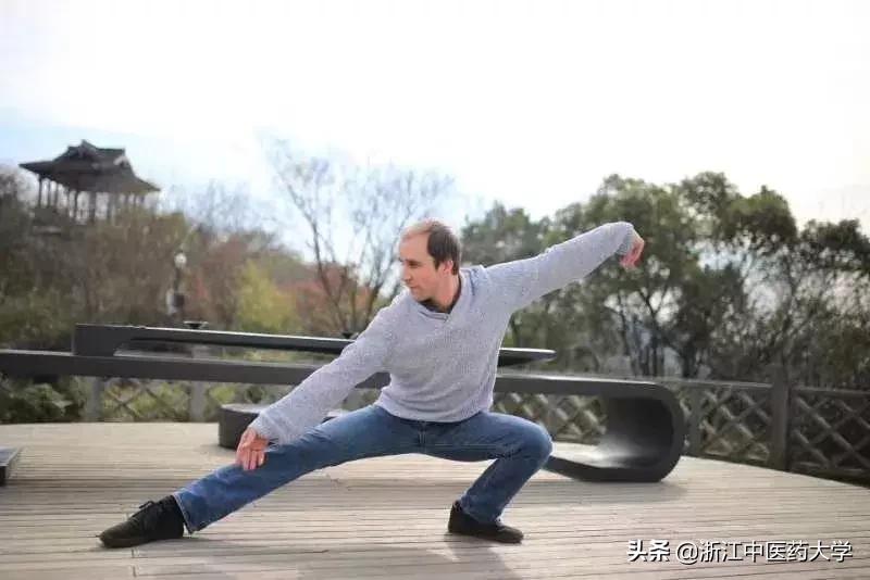 德国小伙在中国学习成老中医,德国小伙为何偏爱中医