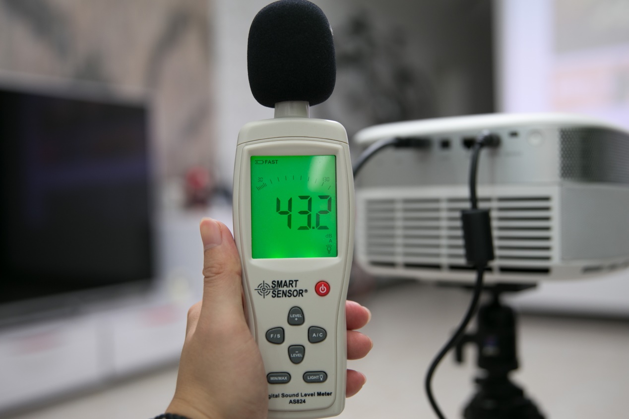 坚果j9白天测试,坚果j9幕布