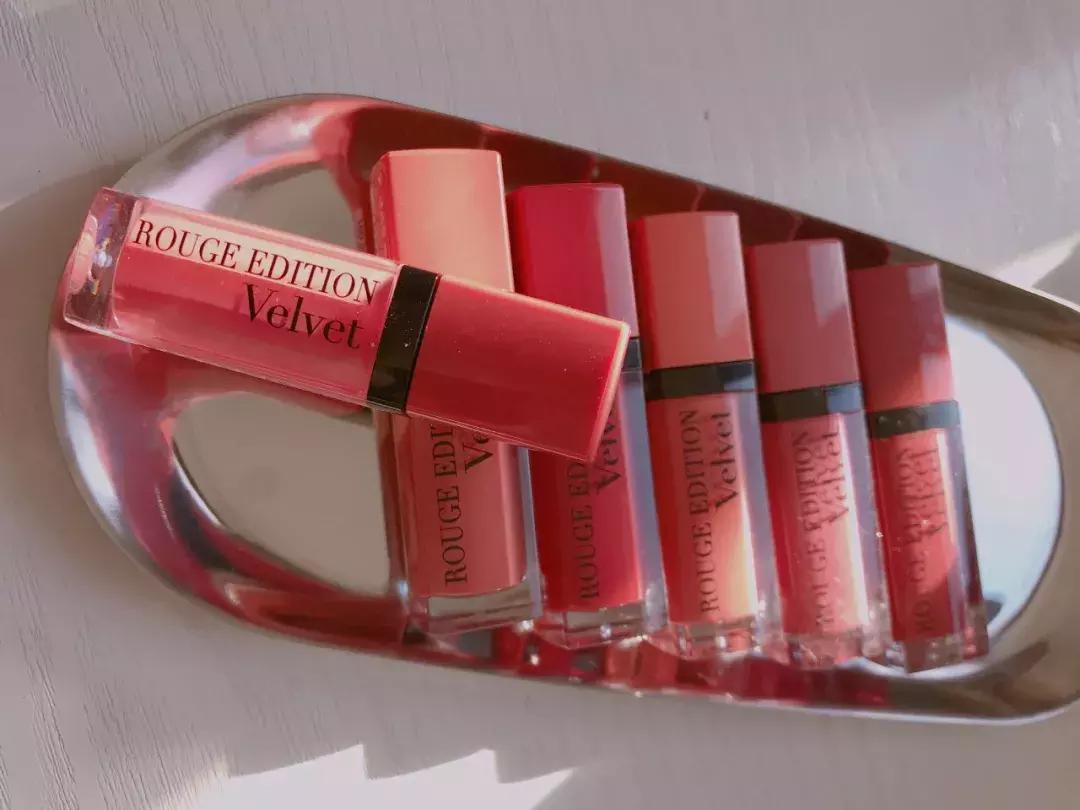 适合直男送女友的口红色系大推荐,直男送女生什么口红好呢