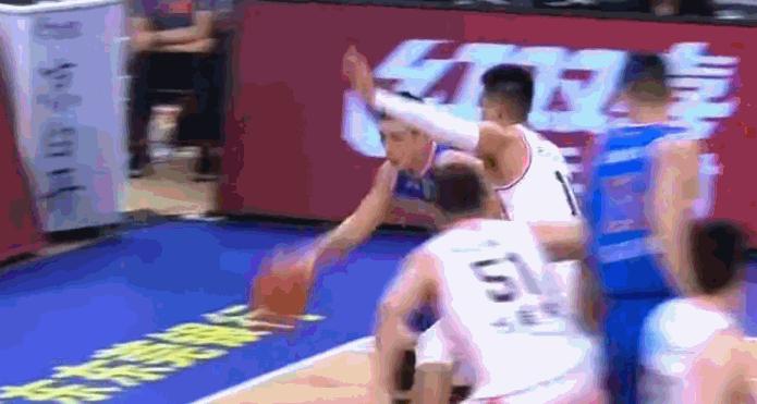 赵睿连续两次失误,赵睿连续失误两次