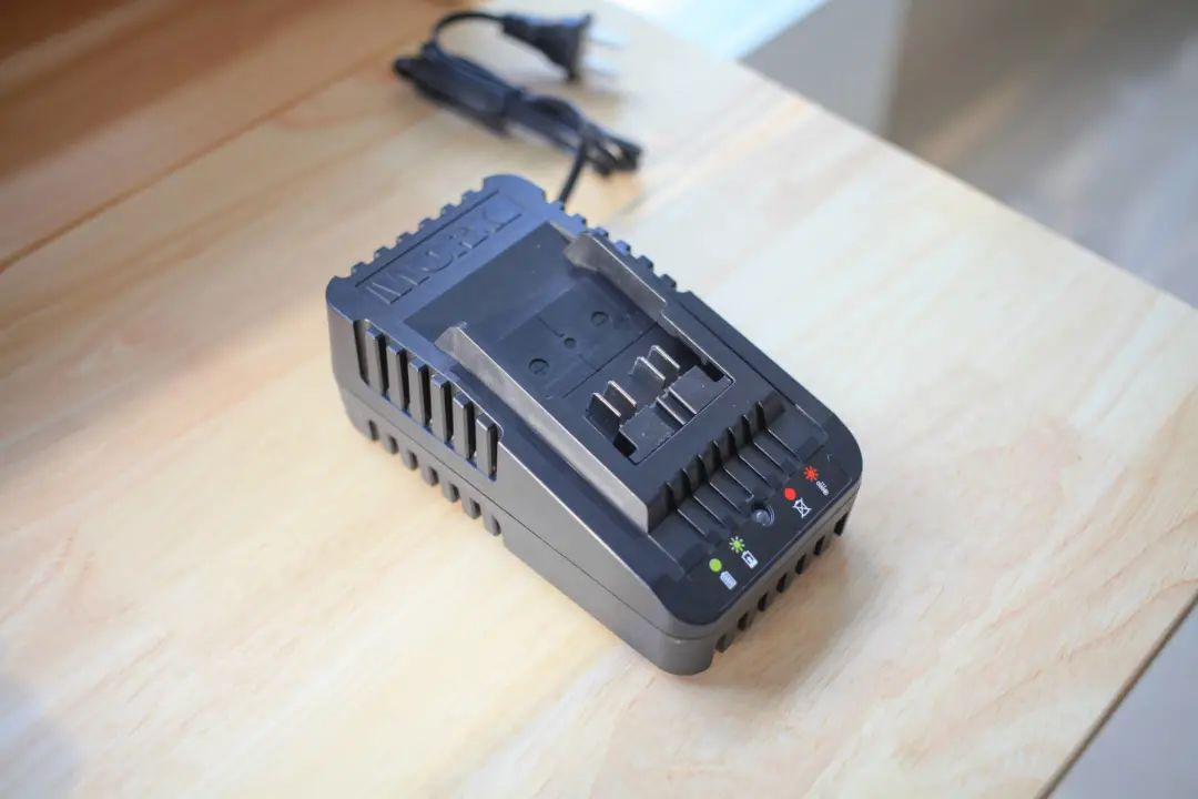 杞绘澗鍙堣垝閫傜殑宸ヤ綔,杞绘澗鐨勫伐浣滃拰鏈夋綔鍔涚殑宸ヤ綔