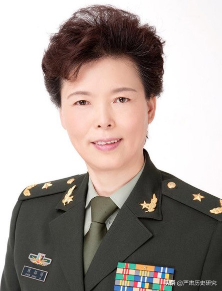 郎平的铁榔头外号是怎么来的,有铁榔头之称的女排运动员是谁