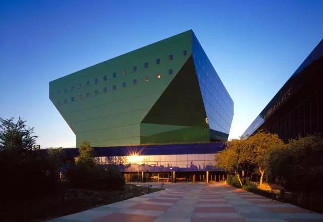 西萨佩里的死因,西萨佩里怎么死的