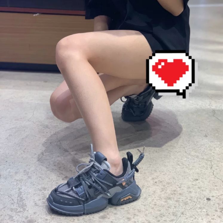 女的穿什么运动鞋好看,日常穿运动鞋推荐女