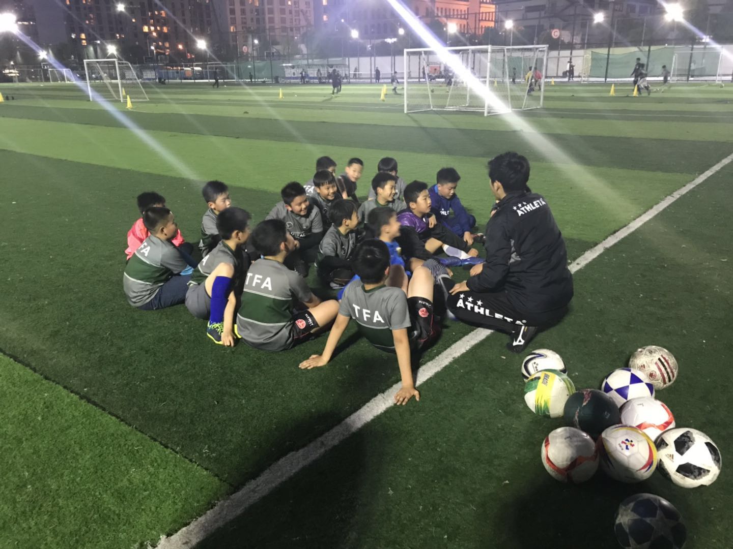 场边观察之一：大脚一时爽，队友泪两行